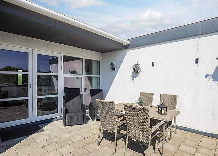 3 Person In Tranekær